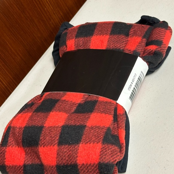 Plaid Flannel Pajama with Black top set for kids size 5-7 - Picture 5 of 8